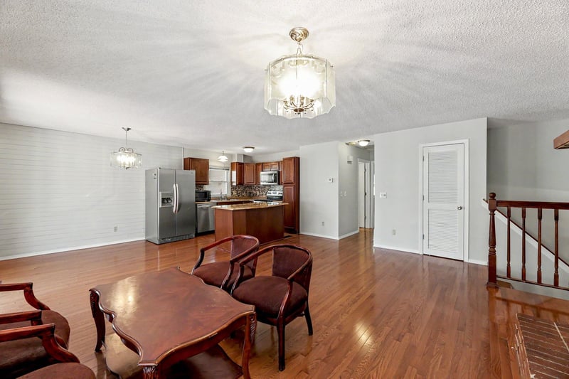4051 Clarendon , Bel Aire, KS 67220