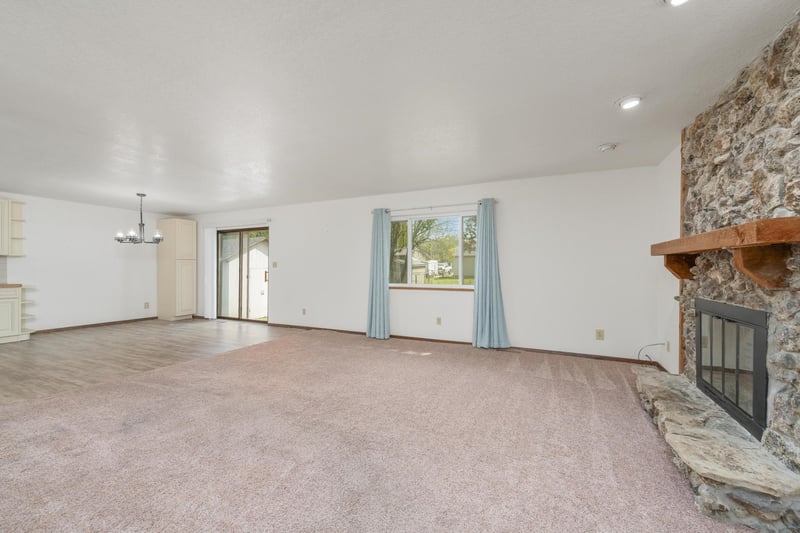 360 N Wichita St, Benton, KS 67017