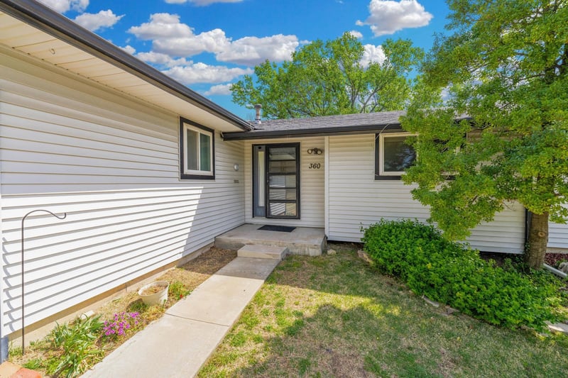 360 N Wichita St, Benton, KS 67017