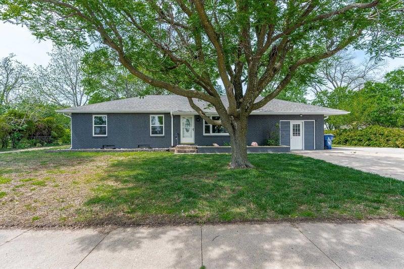 335 Sherman St, Andale, KS 67001