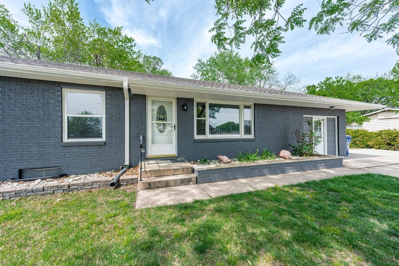 335 Sherman St, Andale, KS 67001