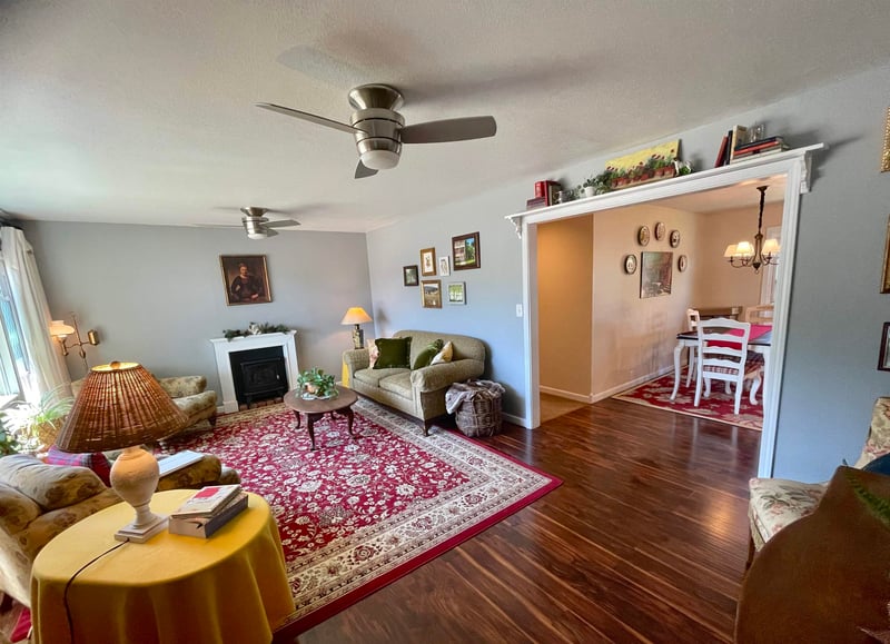 122 W Vine St, Argonia, KS 67004