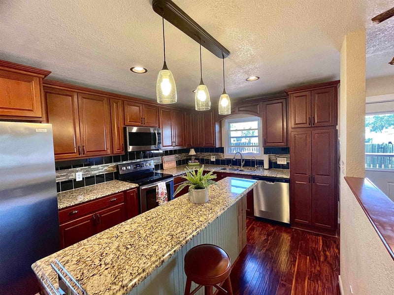 122 W Vine St, Argonia, KS 67004