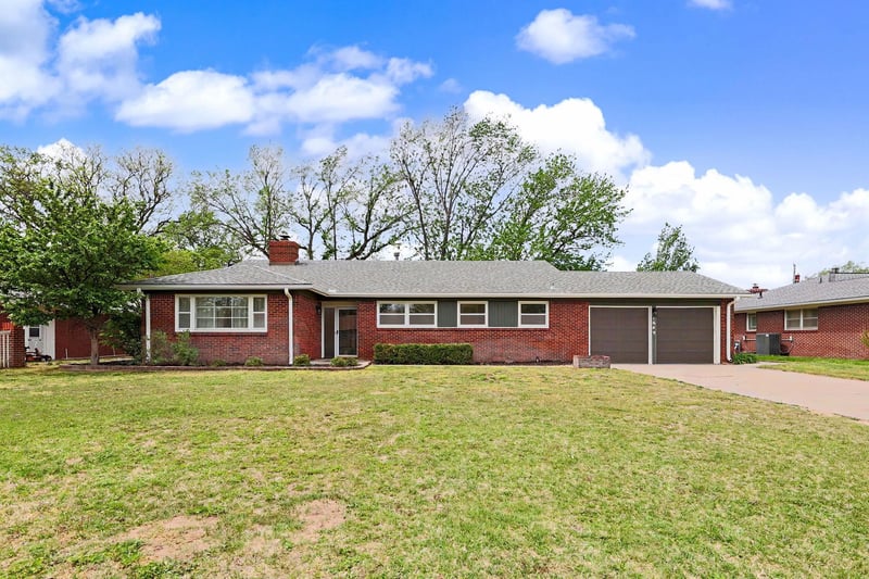 1649 N Womer Dr, Wichita, KS 67203