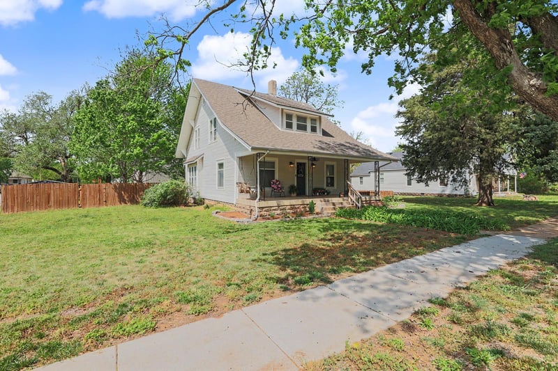 151 S Lee St, Clearwater, KS 67026