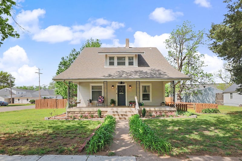 151 S Lee St, Clearwater, KS 67026