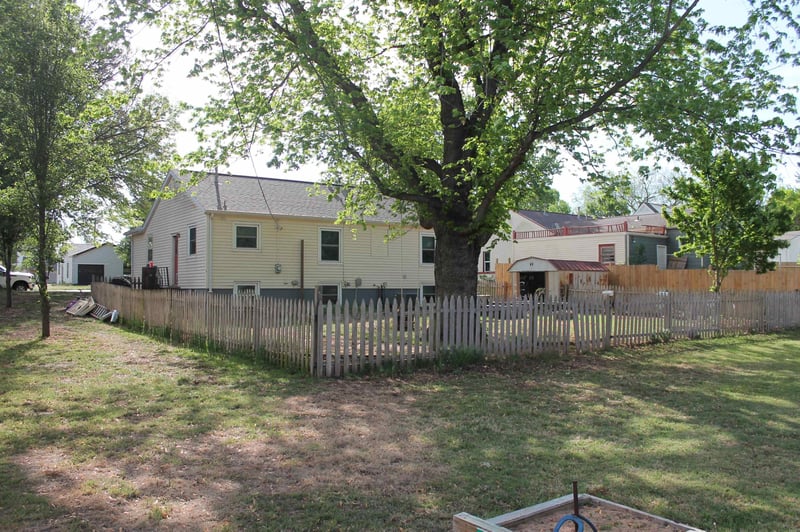 828 Anthony Ave, Anthony, KS 67003