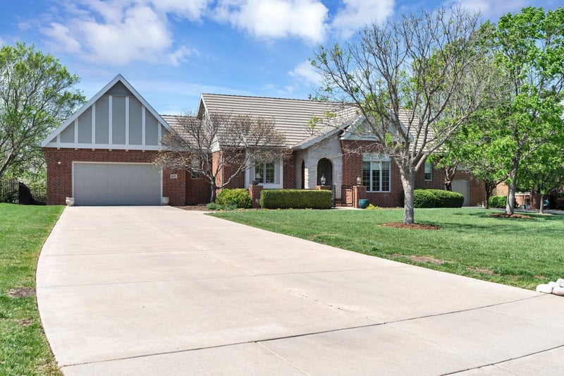 9237 N Wilson Estates Ct, Wichita, KS 67206