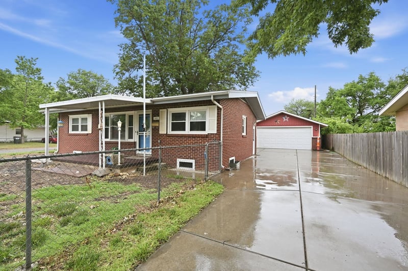1101 4th St, Haysville, KS 67060