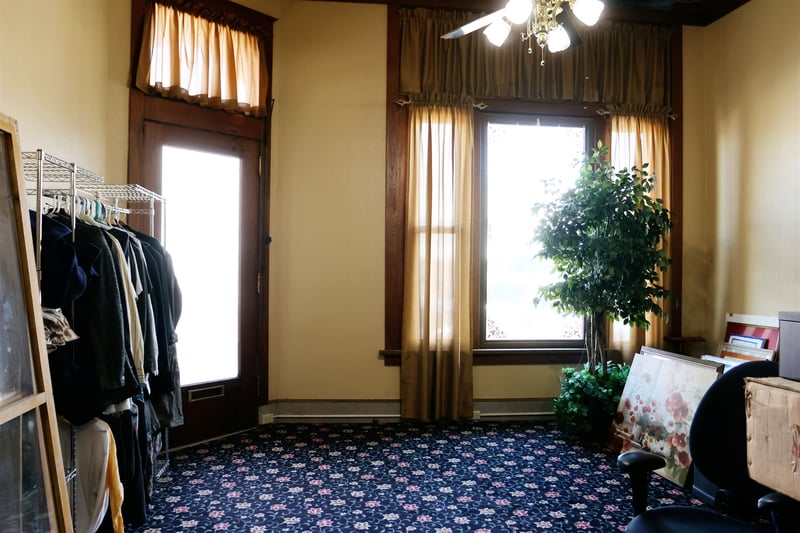313 W Second St, Minneapolis, KS 67467