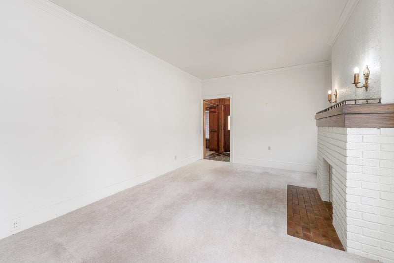 319 N Michigan St, Oxford, KS 67119