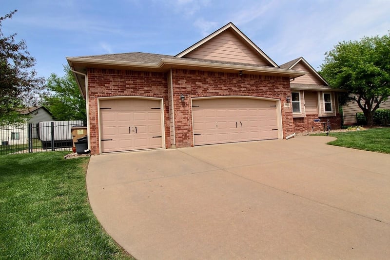 12318 E Lincoln Ct, Wichita, KS 67207