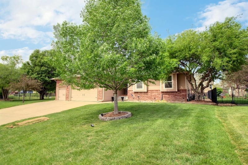 12318 E Lincoln Ct, Wichita, KS 67207