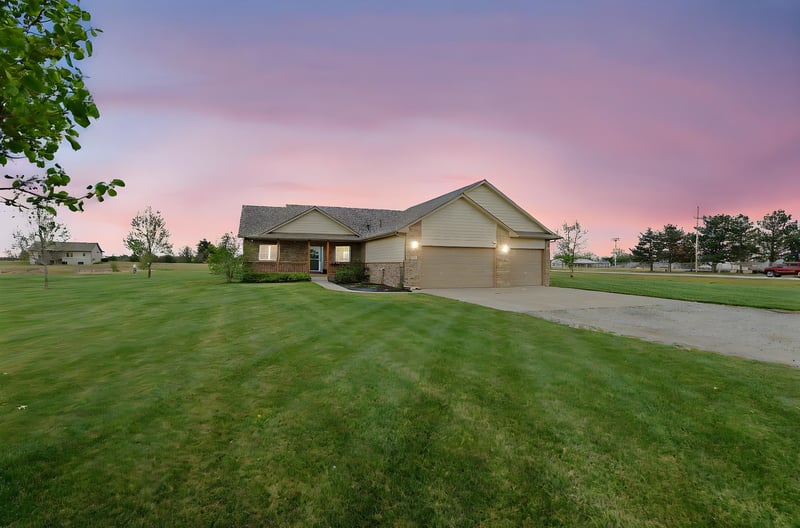 602 High St, Argonia, KS 67004