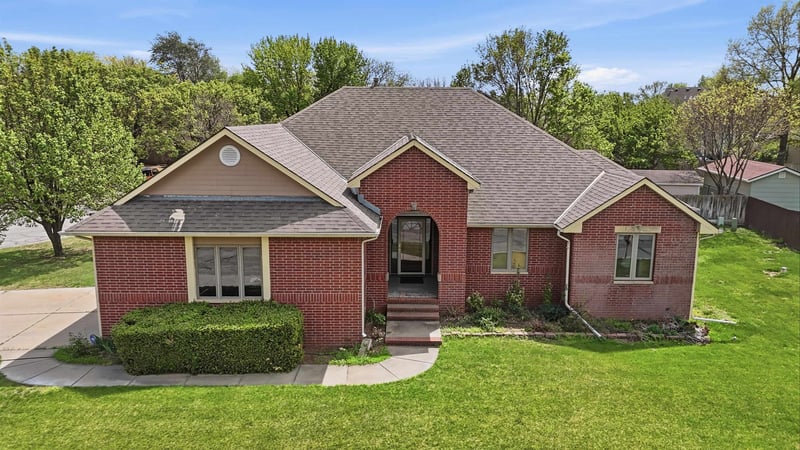 14101 Lakeview Ct, Wichita, KS 67230