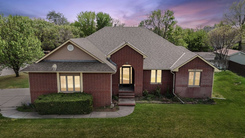 14101 E Lakeview Ct, Wichita, KS 67230