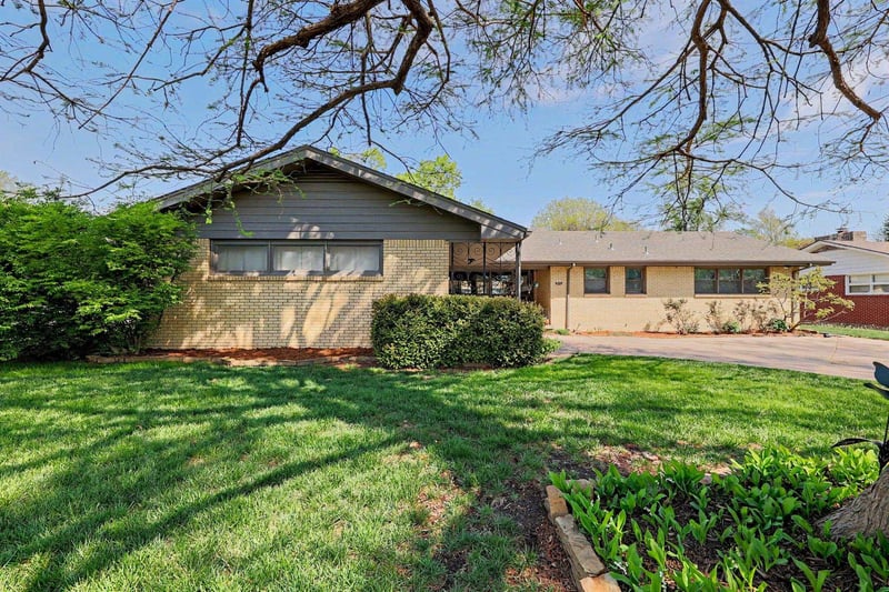6512 E Murdock Ave, Wichita, KS 67206