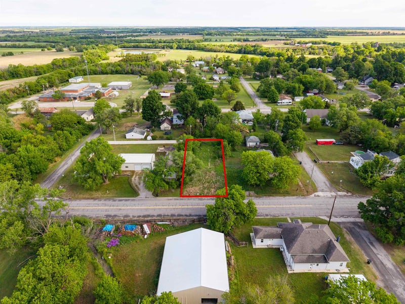 410 Grant St, Walton, KS 67151