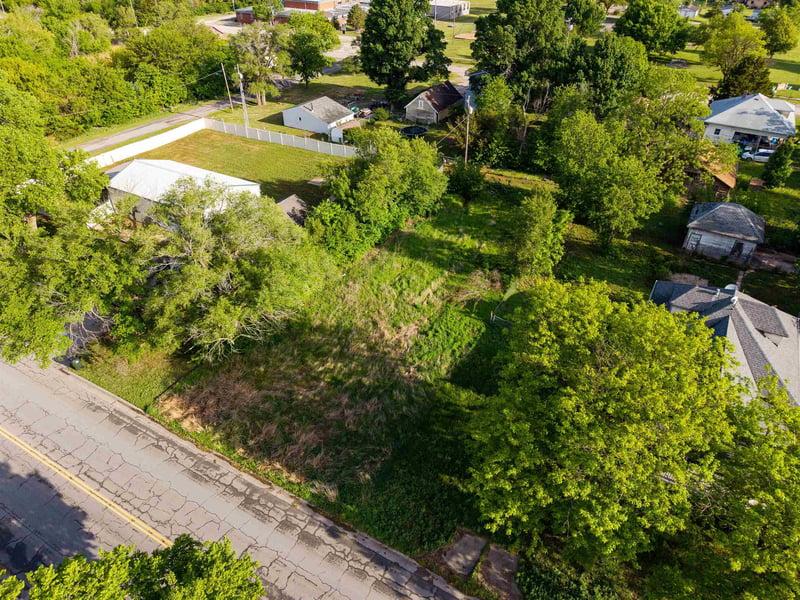 410 Grant St, Walton, KS 67151