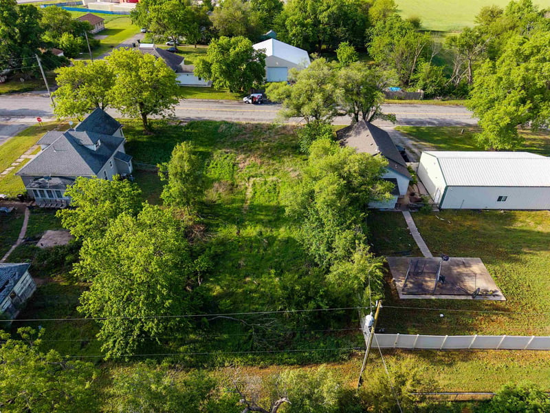410 Grant St, Walton, KS 67151
