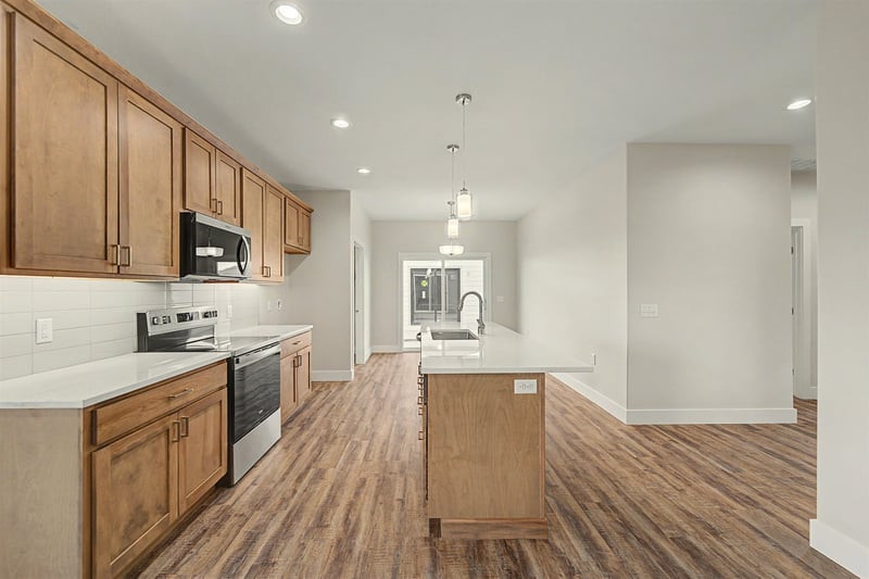 1202 Vista Sur Dr, Salina, KS 67401