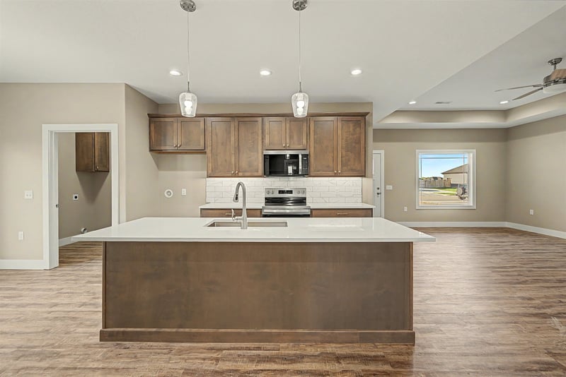 1200 Vista Sur Dr, Salina, KS 67401
