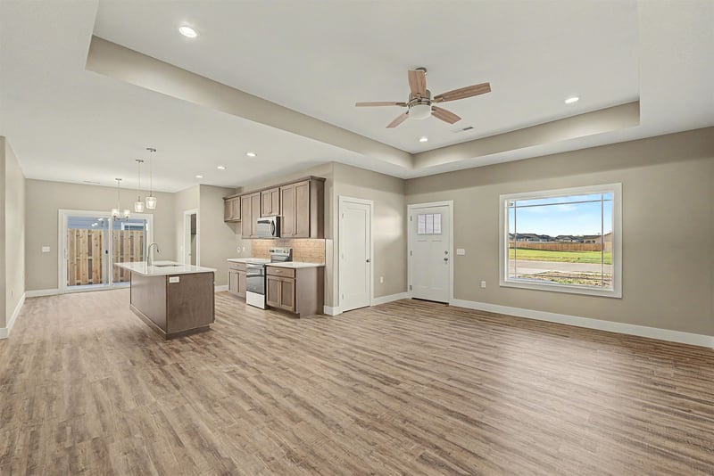 1200 Vista Sur Dr, Salina, KS 67401