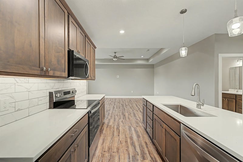 1200 Vista Sur Dr, Salina, KS 67401