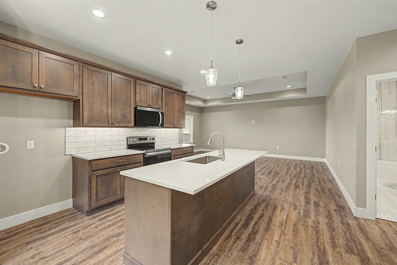1200 Vista Sur Dr, Salina, KS 67401