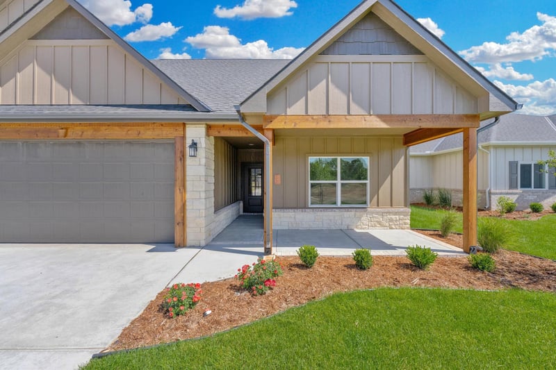 742 Rainbow Lake Ct, Wichita, KS 67235