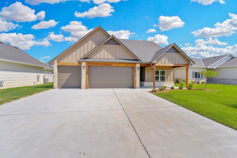 742 Rainbow Lake Ct, Wichita, KS 67235