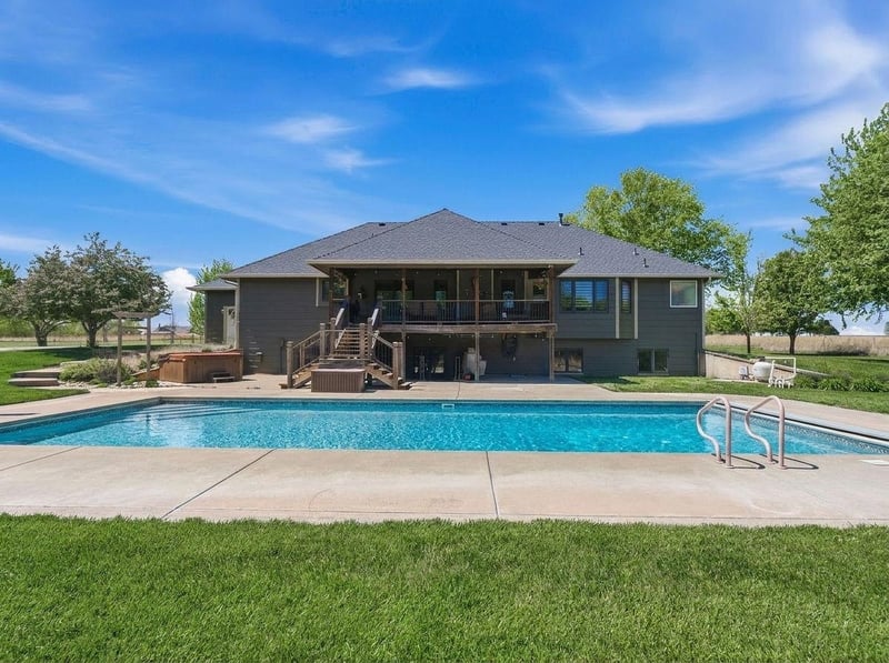 6402 Busy Bee Ct, Andale, KS 67001