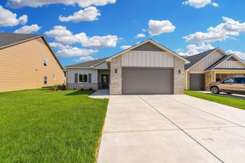 738 N Rainbow Lake Ct, Wichita, KS 67235