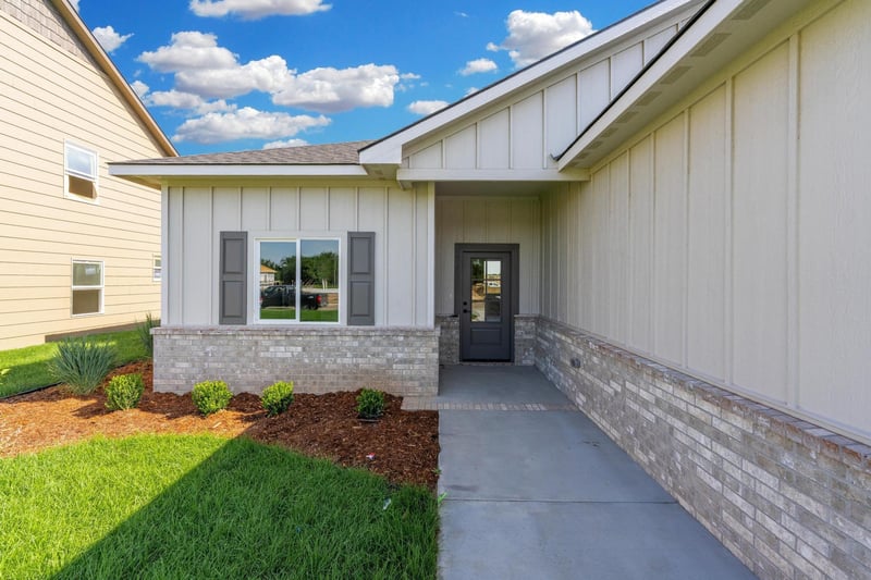 738 Rainbow Lake Ct, Wichita, KS 67235