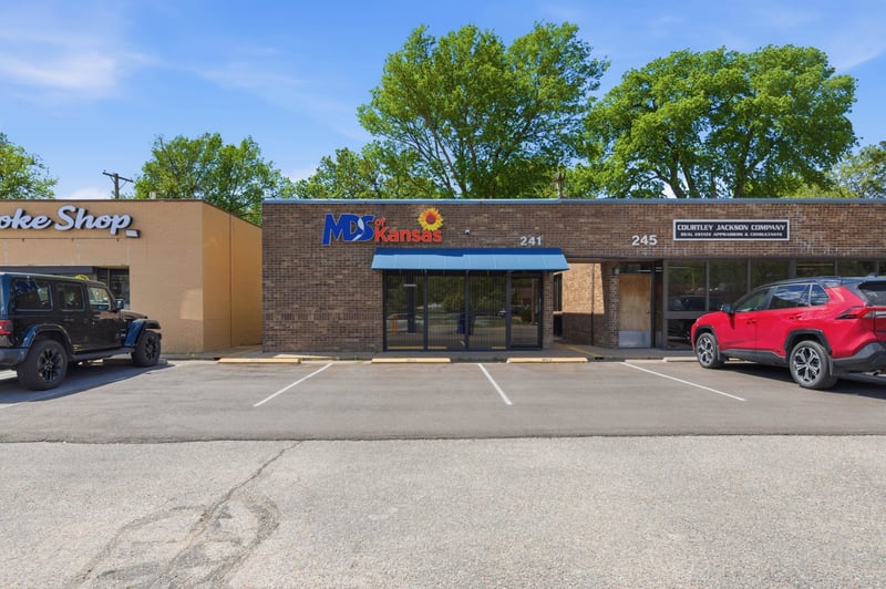 241 N Hillside St, Wichita, KS 67214