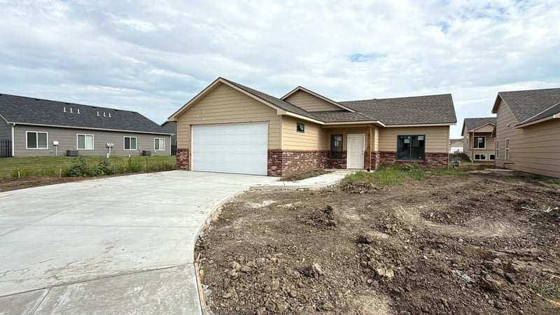 5079 Toben Dr, Bel Aire, KS 67226
