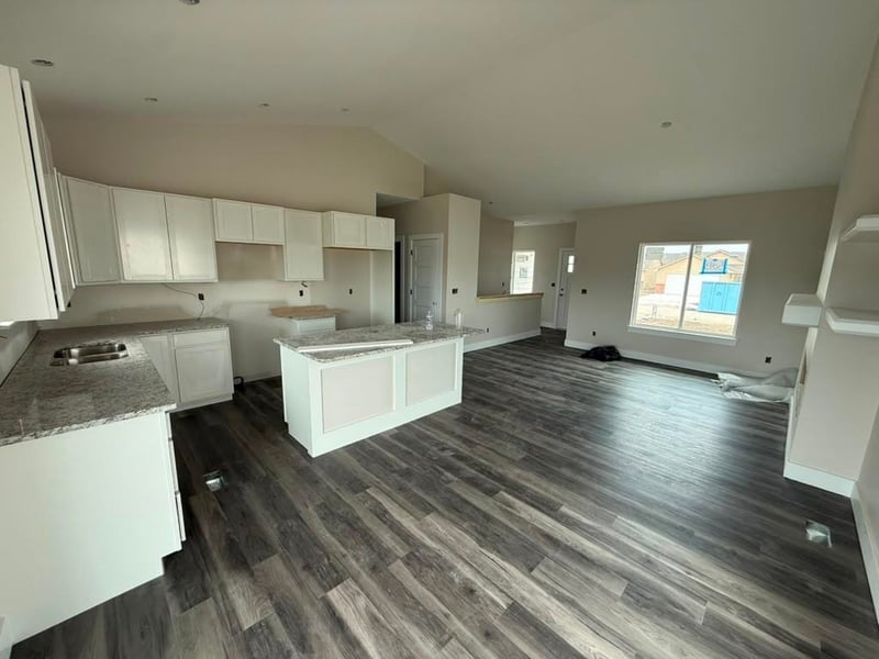 5043 Toben Dr, Bel Aire, KS 67226
