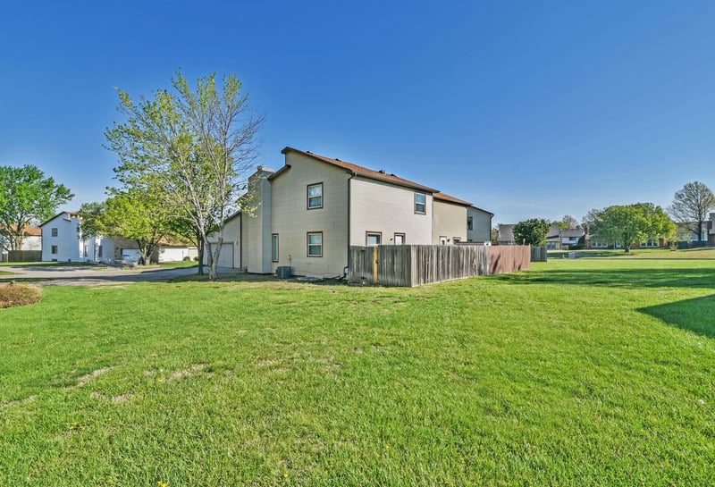 2403 Walden Dr #202, Wichita, KS 67226