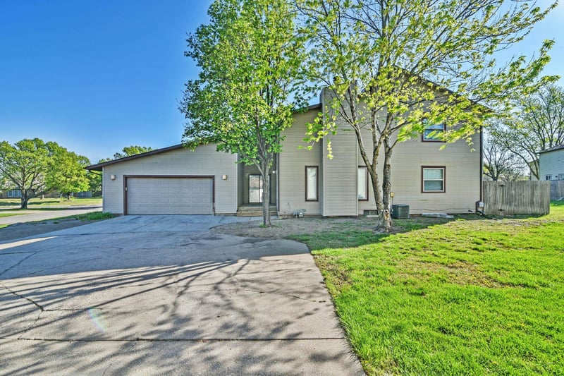 2403 Walden Dr #202, Wichita, KS 67226