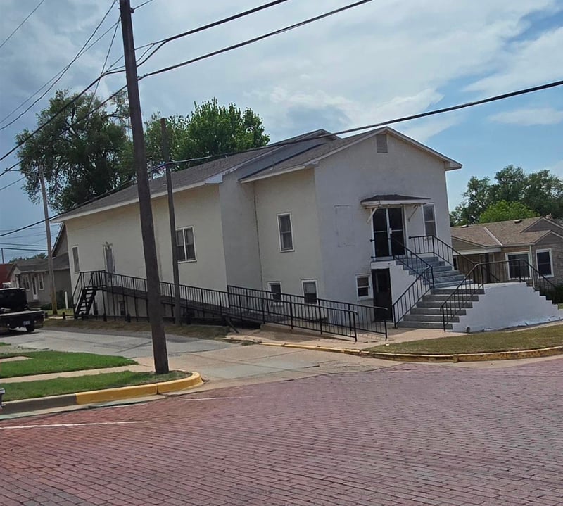111 1st , Medicine Lodge, KS 67104