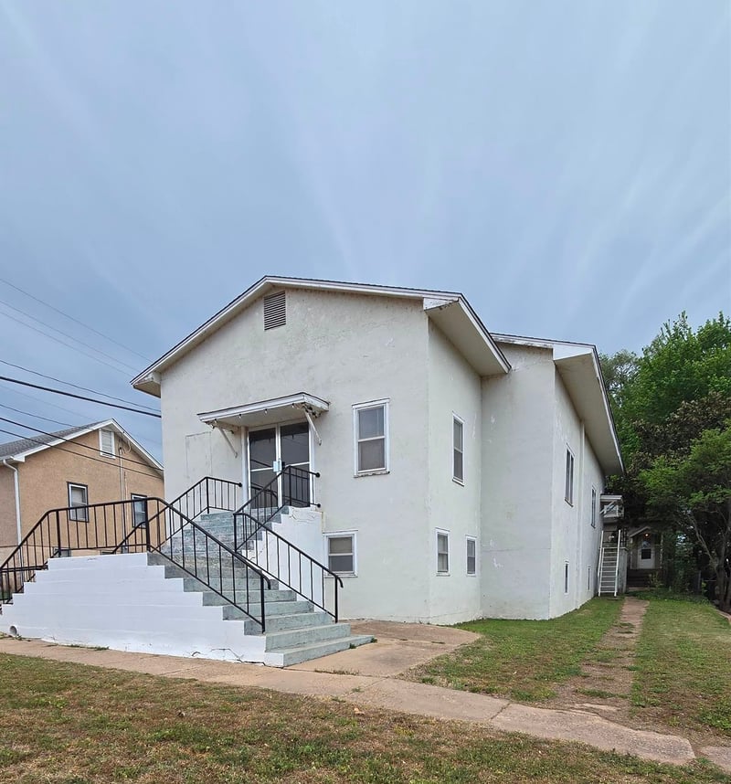 111 1st , Medicine Lodge, KS 67104