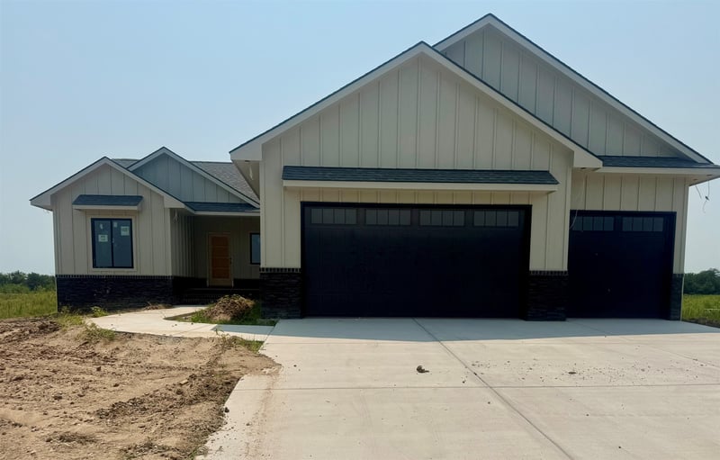 1329 W Greenvale St, Goddard, KS 67052