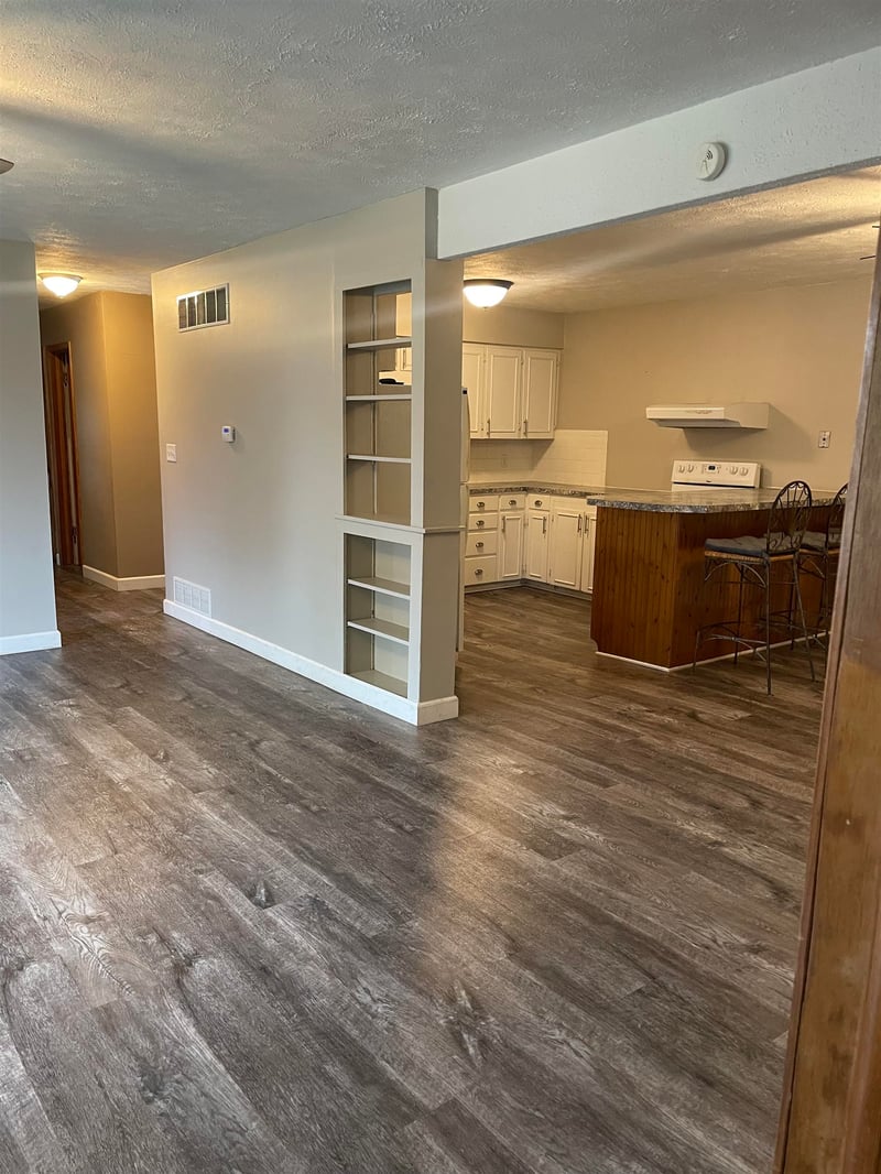 1700 Cherry Ln, Great Bend, KS 67530