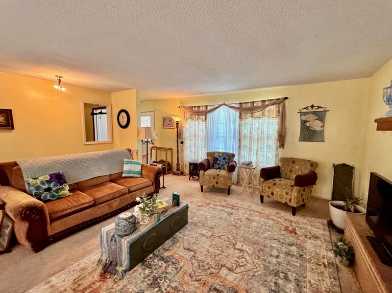 1338 E 90th Ave N, Belle Plaine, KS 67013