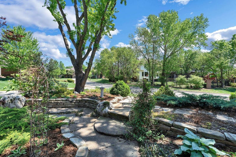 2619 N Wilderness Ct, Wichita, KS 67226