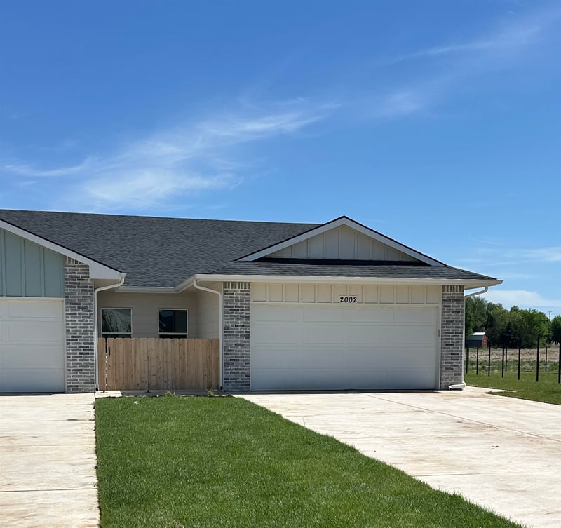 2002 Melody Ln, Goddard, KS 67052