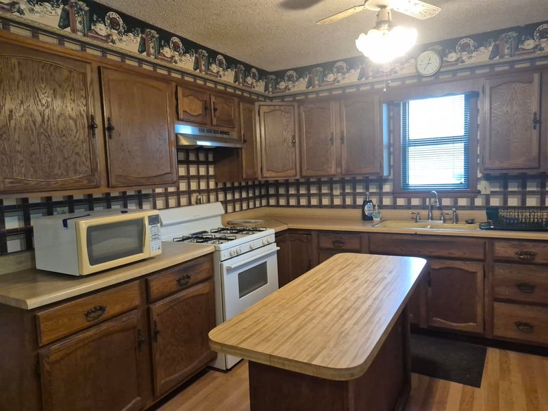 512 Greenwood Ave, Severy, KS 67137