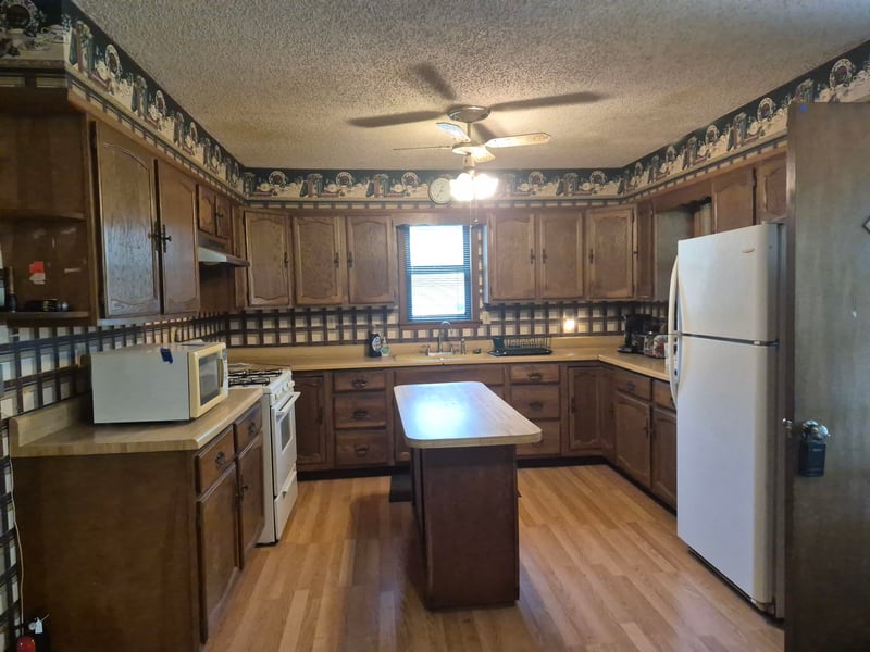 512 Greenwood Ave, Severy, KS 67137