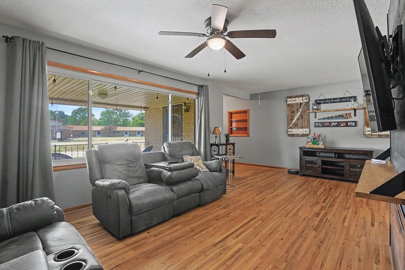 800 N Friend St, Belle Plaine, KS 67013