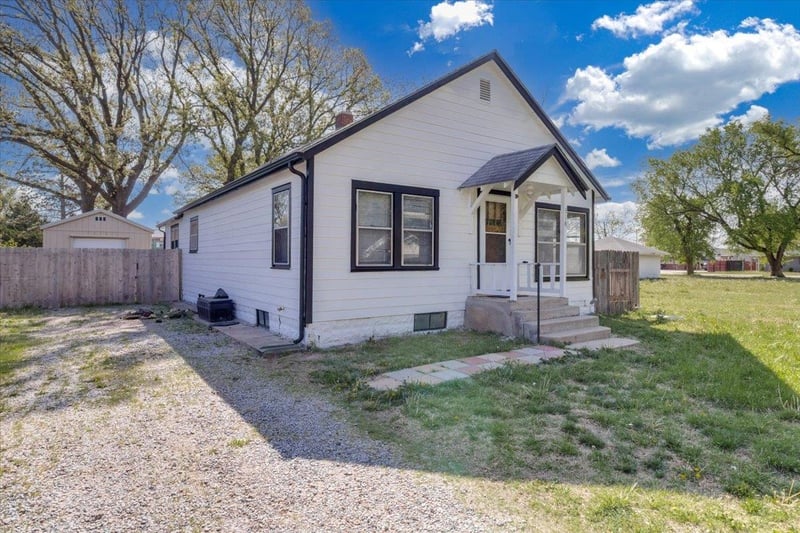 316 N Elm St, Goddard, KS 67052